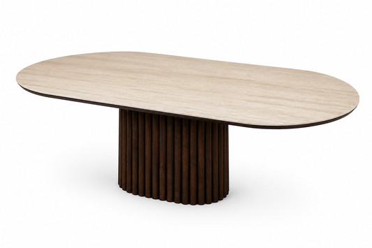 Traverten İvory modern seramik yemek masası perspektif görünüm, oval tabla ve dikey çıtalı ahşap ayak